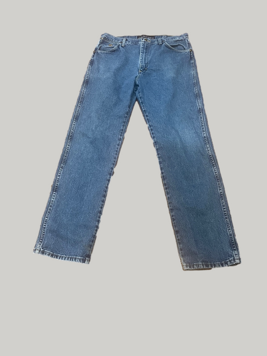 Wrangler Other - Wrangler George Strait Men's Straight-Leg Denim Jeans in Medium Blue